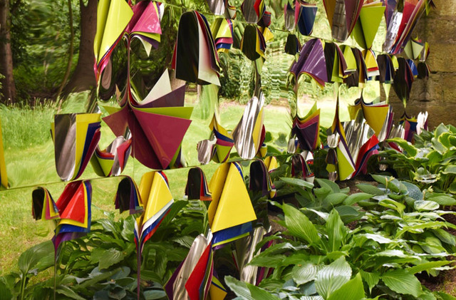 jim-lambie-a-forest-hupiter-artland-designboom-04
