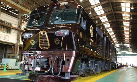 レトロでスチームパンク風のグリルがカッコいい 三泊四日で56万6000円 超高級寝台車 ななつ星 Seven Stars Train in 九州 ジャポンタ レトロでスチームパンク風のグリルがカッコいい 三泊四日で56万6000円 超高級寝台車 ななつ星 Seven Stars Train in 九州 ジャポンタ
