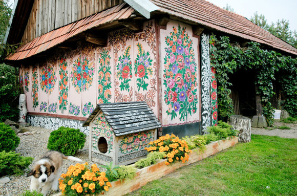 zalipie_poland_painted_village_flowers_17