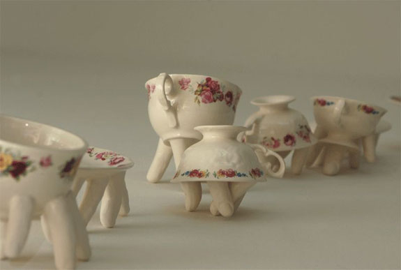 creative-mugs-walking-2