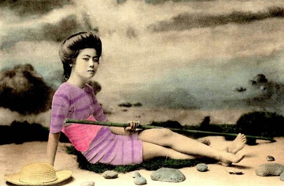 Swimsuit-girls-from-old-Japan-16