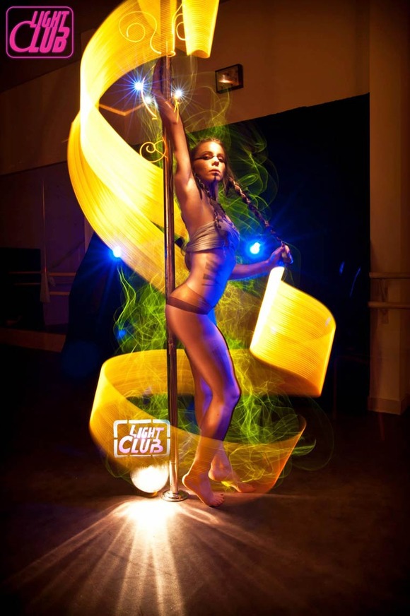 Pole-Dance-Light-Painting-Wen-Jie-Yang-10