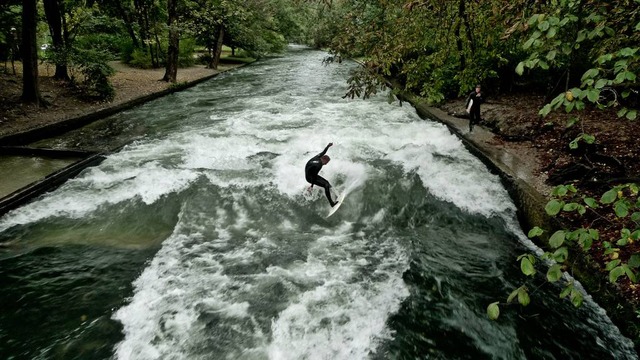 munich eisbach surf surfing 4