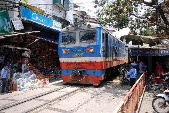 Railway-Hanoi7