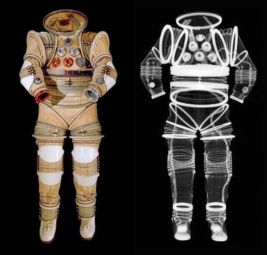 サイバーな骨格をもつ宇宙服 宇宙服をx線で見てみると更にカッコいい ジャポンタ