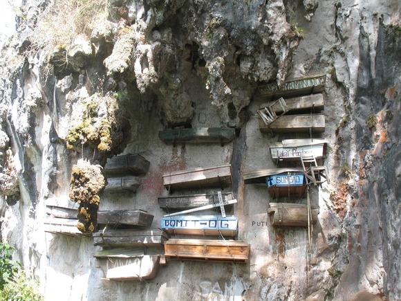 HangingCoffins02