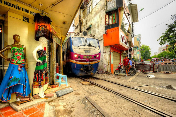 Railway-Hanoi3