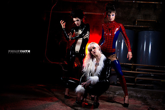 spider-man-venom-black-cat-cosplay-07