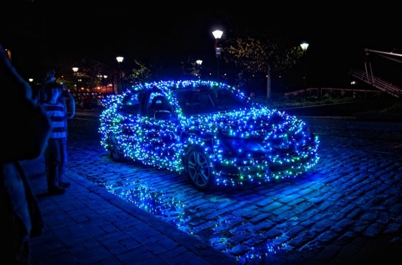 christmas-car-decorations-3-600x396