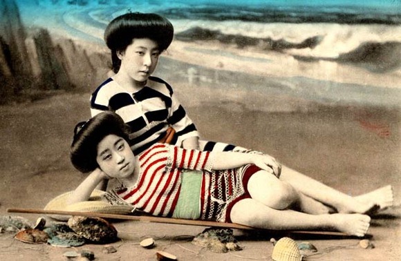 Swimsuit-girls-from-old-Japan-19
