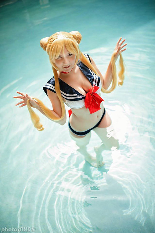 sailor_moon_swimsuit_cosplay_01
