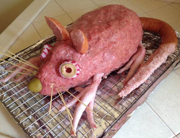 4-halloween-meatloaf-rat-tray