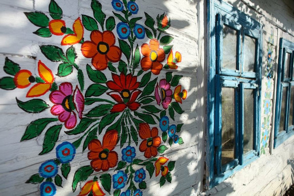 zalipie_poland_painted_village_flowers_6