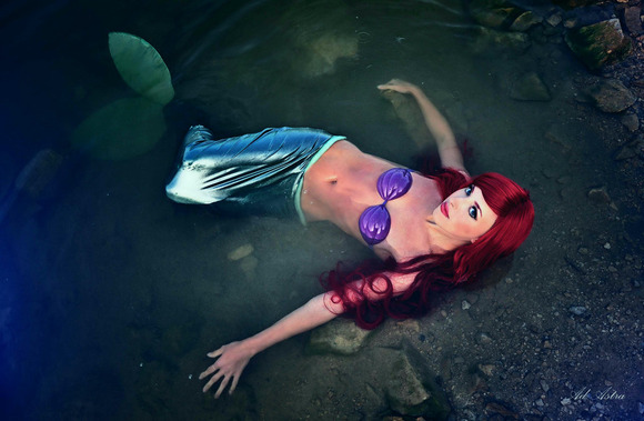 ariel_at_the_bottom_of_the_sea_by_yana_mio-d47dqvg