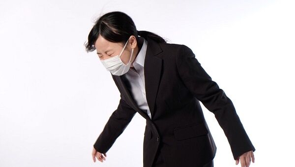 全腰痛持ちに伝えたい くしゃみをするときに腰へのダメージを軽減させるライフハック くまニュース