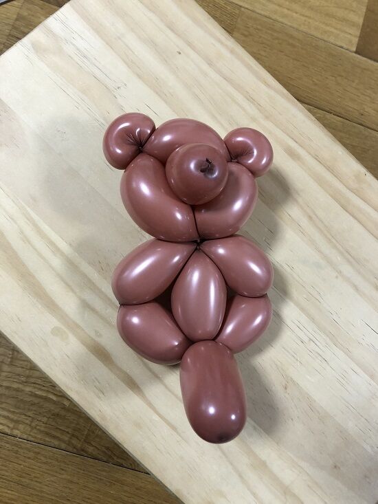 バルーンアートが上手く作れず全て巨根のクマになる くまニュース