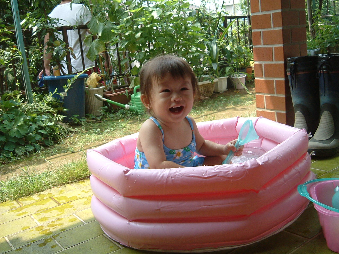 ビニールプール がんばれ 働くママ