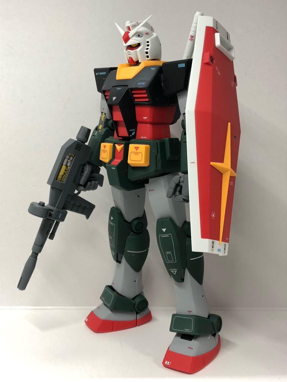 1/100MG Gアーマー リアルタイプカラー① 〜RX-78 ガンダム 1/100MG Gアーマー リアルタイプカラー① 〜RX-78 ガンダム