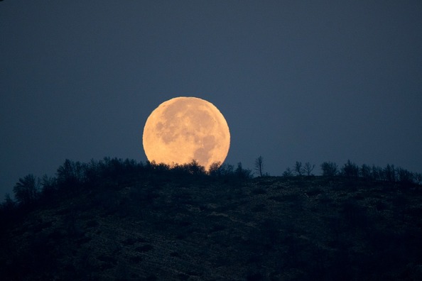 moon-3581321_960_720