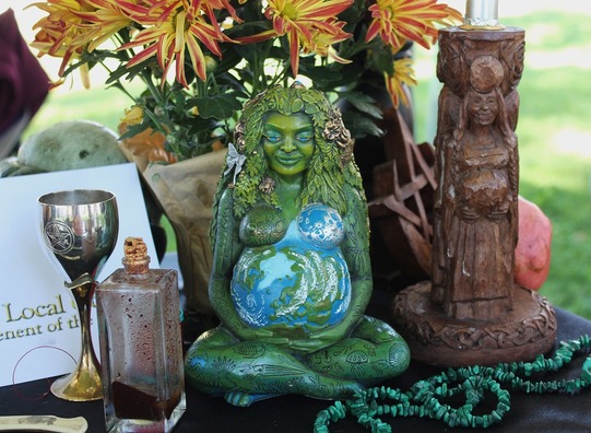 pagan-altar-1034856_960_720