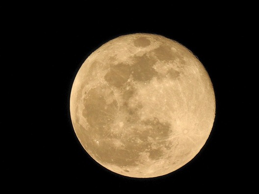 moon-3992261_960_720