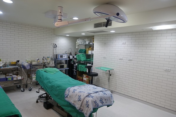 surgery-room-2328418_1280