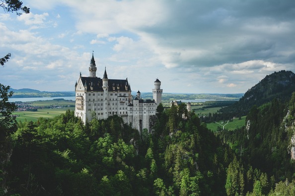 neuschwanstein-1081678_1920
