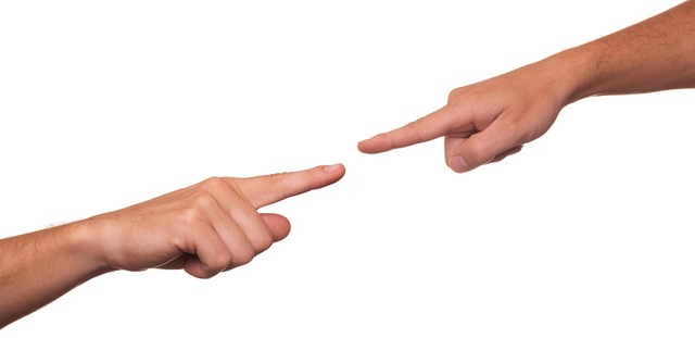 pointing-1991215_960_720