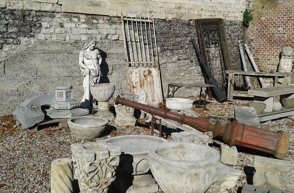 antique-market-625945_960_720