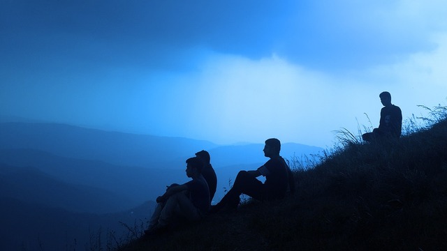 silhouette-people-1209722_960_720