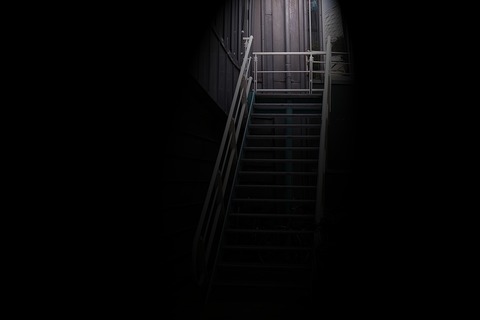 stairs-2799299_1280