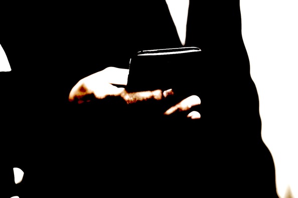 telephone-586266_1280