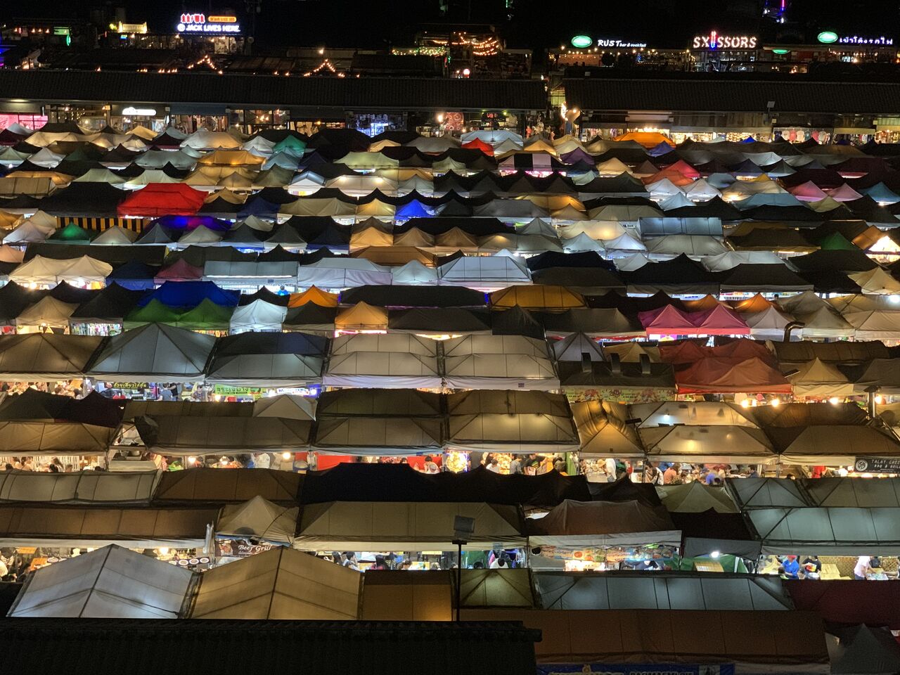 タイ バンコク 旅行記 19年12月 ラチャダートレインナイトマーケット編 旅行記