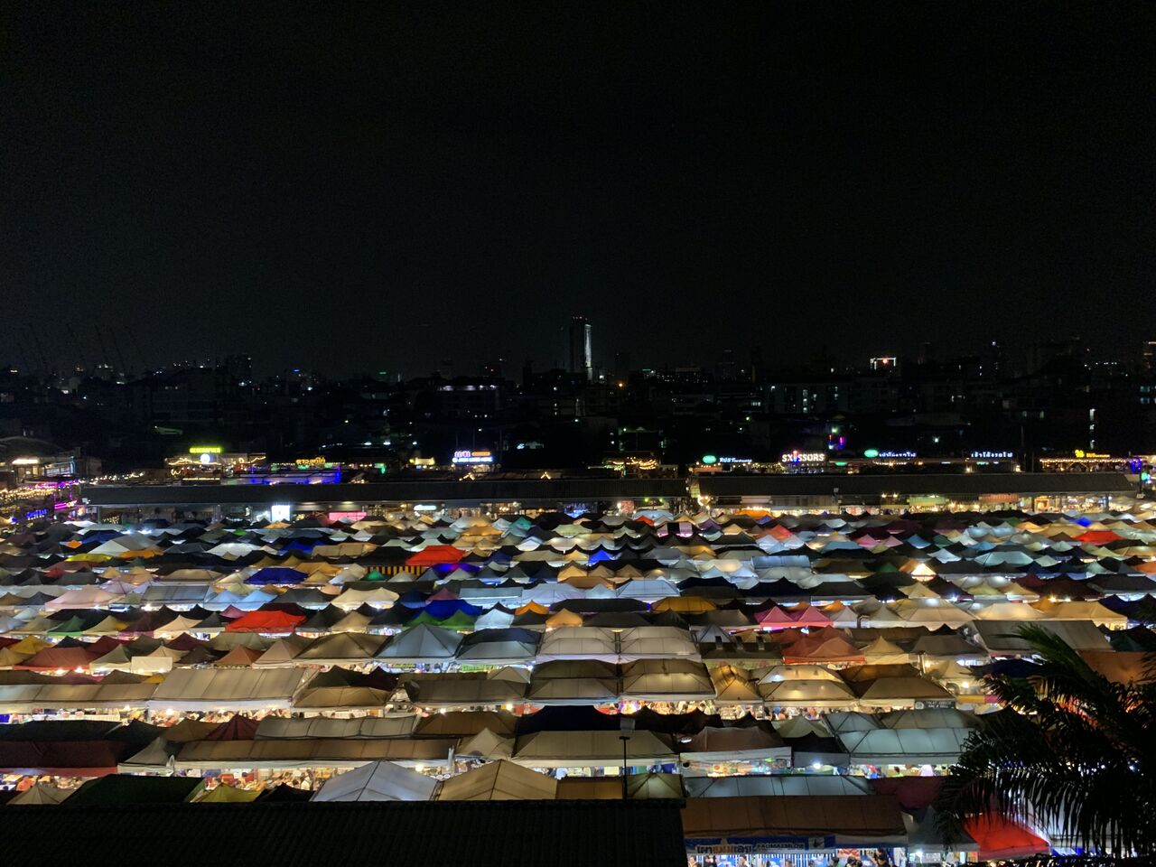 タイ バンコク 旅行記 19年12月 ラチャダートレインナイトマーケット編 旅行記