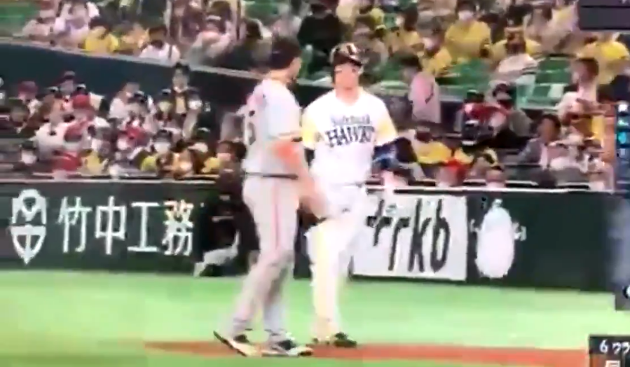 Baseball Days なんjおんj 悲報 巨人中島 プレー中に栗原にオラつく Baseball Days なんjおんj 悲報 巨人中島 プレー中に栗原にオラつく