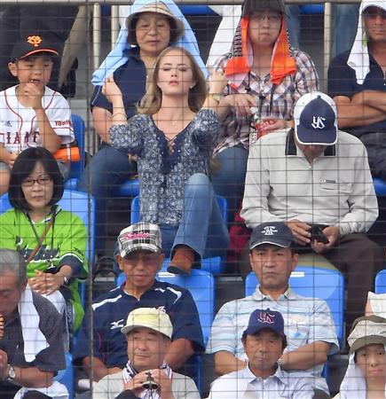 Baseball Days なんjおんj 巨人 マイコラス嫁の観戦態度ｗｗｗｗｗｗｗｗｗｗｗｗｗｗ