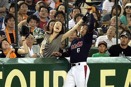 Baseball Days なんjおんj Gif ホームランボールを子供に差し出す奴wwwwwwwwww Baseball Days なんjおんj Gif ホームランボールを子供に差し出す奴wwwwwwwwww
