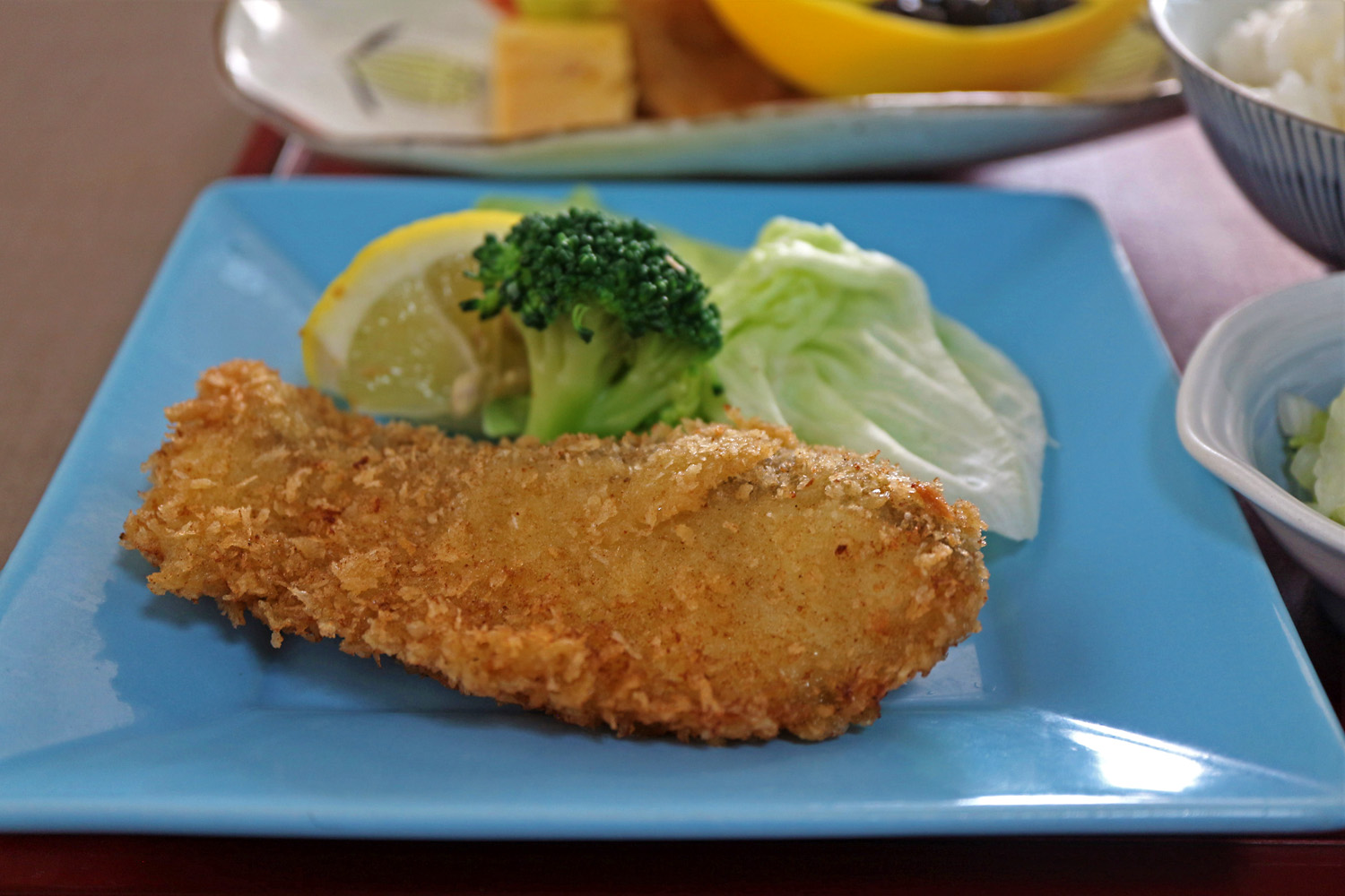 おうちでごはん家 タラのフライの日替り定食 テイクアウト弁当 呉のメバル師 おうちでごはん家 タラのフライの日替り定食 テイクアウト弁当 呉のメバル師