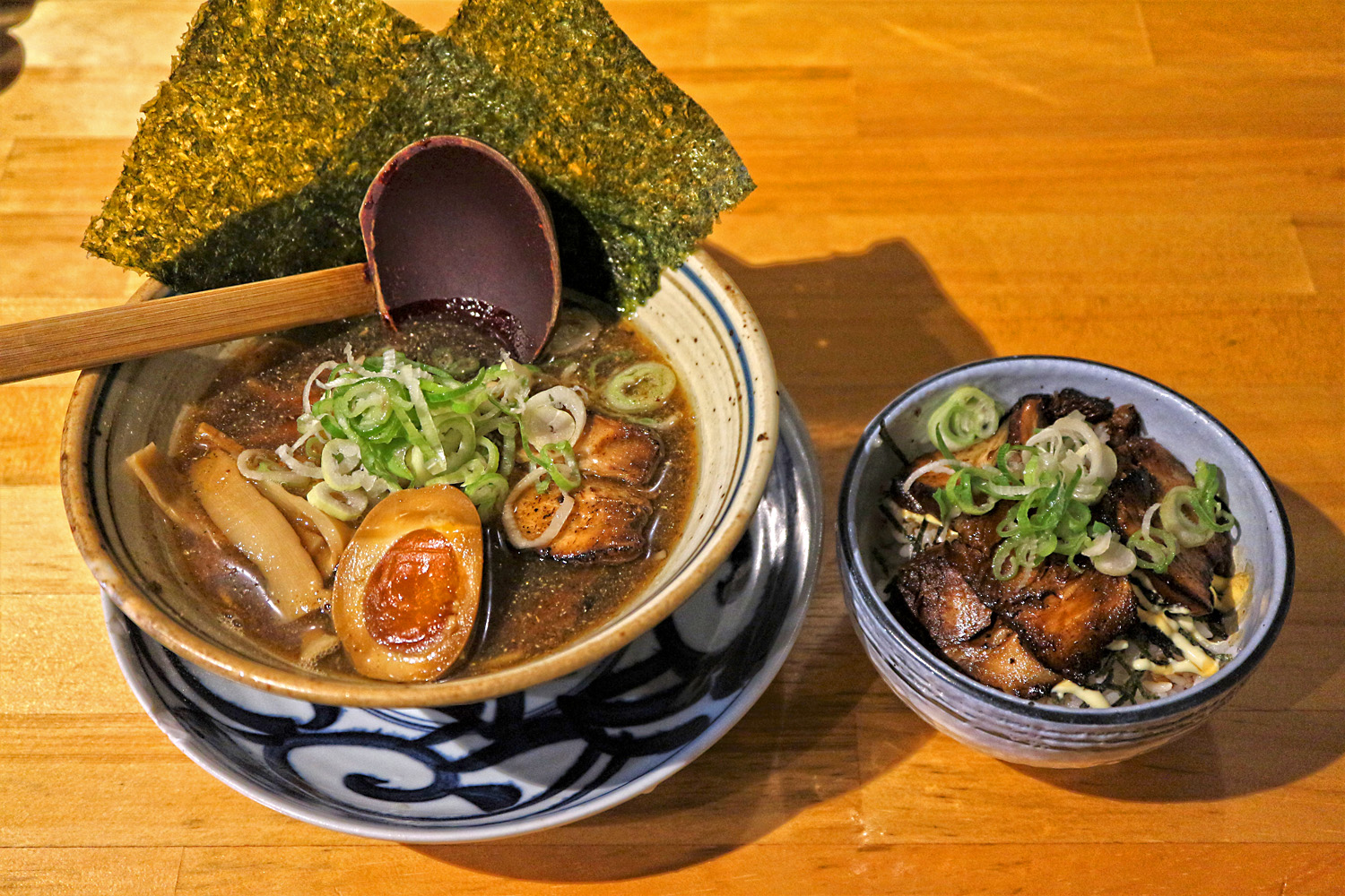 ラーメンとチャーシュー丼セット 専用 華火 高屋町 ラーメン ちゃーしゅー丼セット : 呉のメバル師