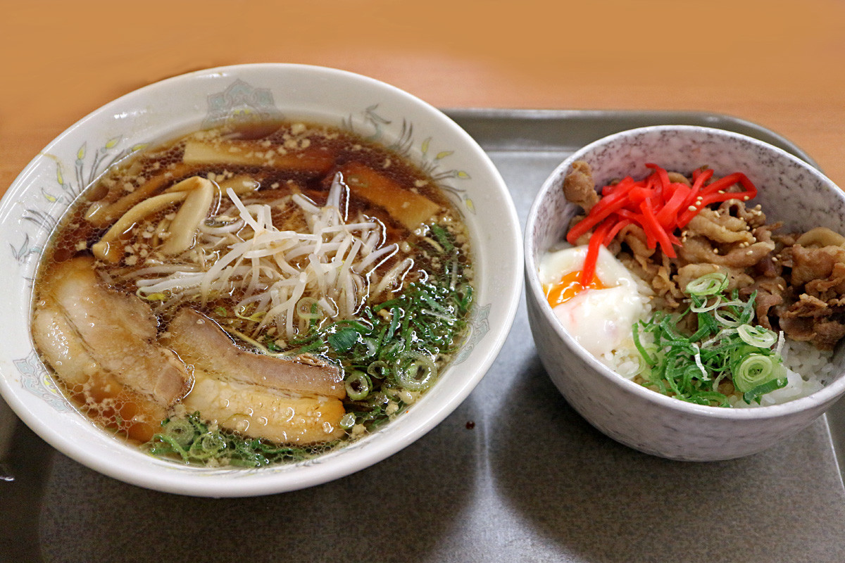 呉のメバル師千園 藤三御所の浦店 呉市音戸 醤油ラーメン ミニ丼