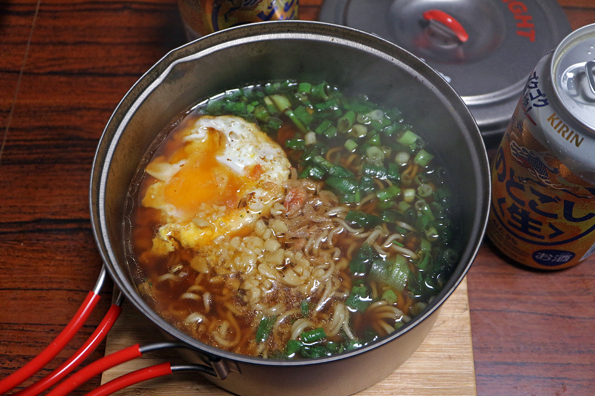 イトメン ブラックチャンポンめん 呉のメバル師