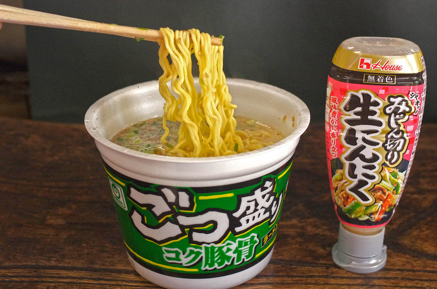カップ麺 ごつ盛り 大きい ごつ盛りコク豚骨ラーメン マルちゃん カップ