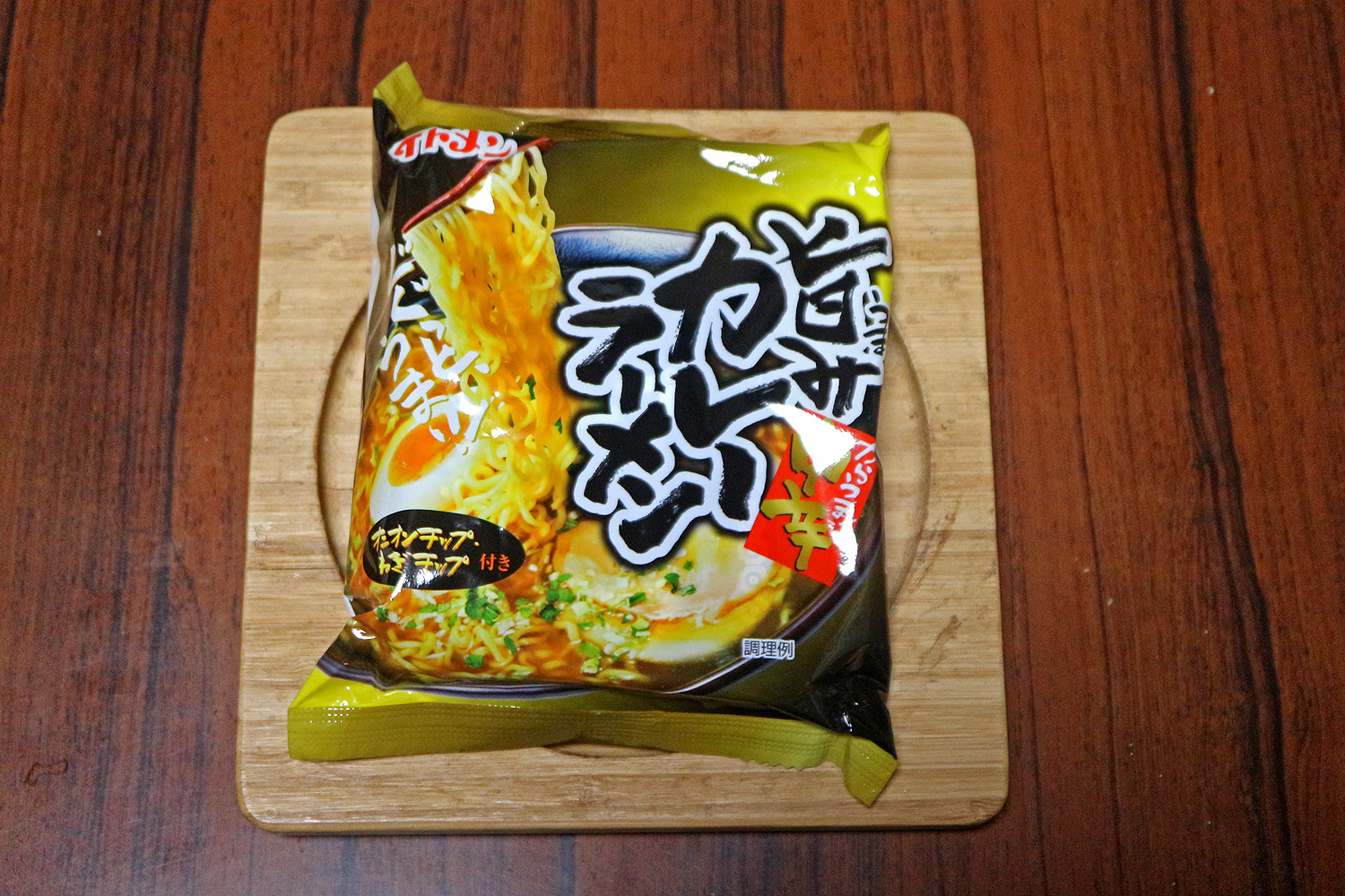 イトメン 旨みカレーラーメン インスタント袋麺 呉のメバル師