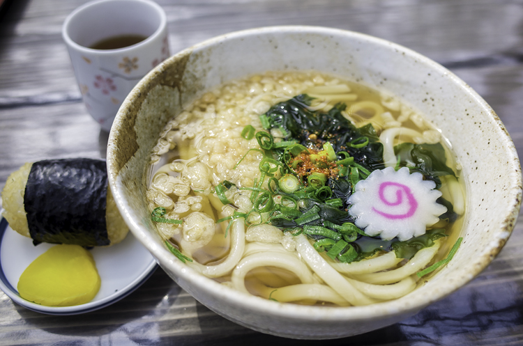 呉のメバル師:泉水亭 縮景園売店 うどんセット