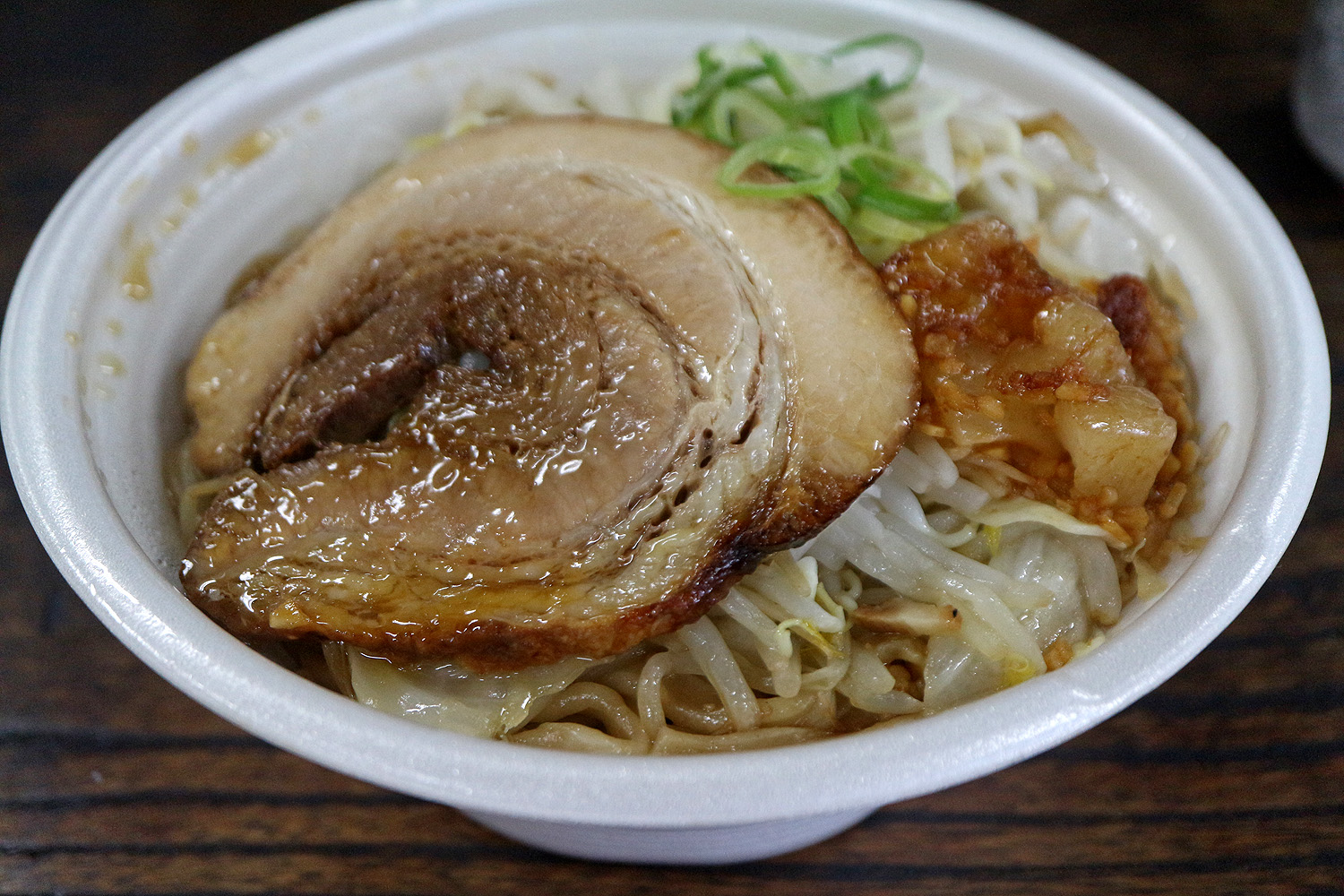 とみ田監修デカ豚ラーメン ワシワシMAX セブンイレブン : 呉 とみ田監修デカ豚ラーメン ワシワシMAX セブンイレブン : 呉