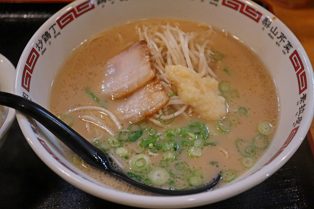 15とんこつラーメンにんにくトッピングIMG_1685