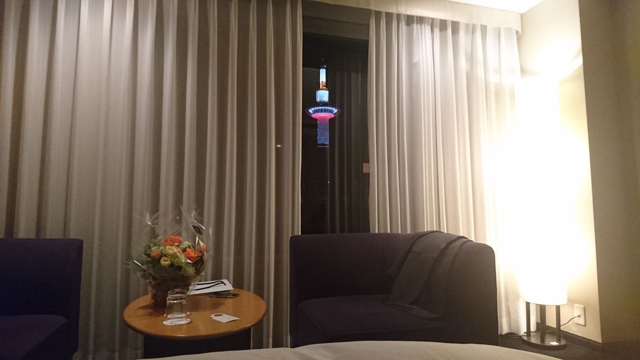 夜の部屋 写真 四半分は上等 夜の部屋 写真 四半分は上等