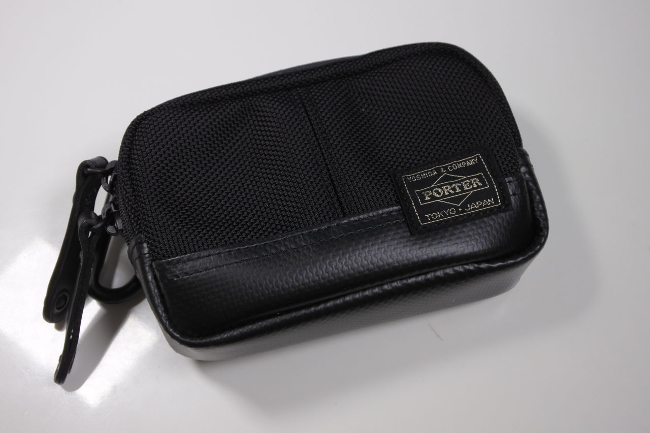 ついつい凝っちゃうガジェット用ポーチをご紹介 <吉田カバン ついつい凝っちゃうガジェット用ポーチをご紹介 <吉田カバン