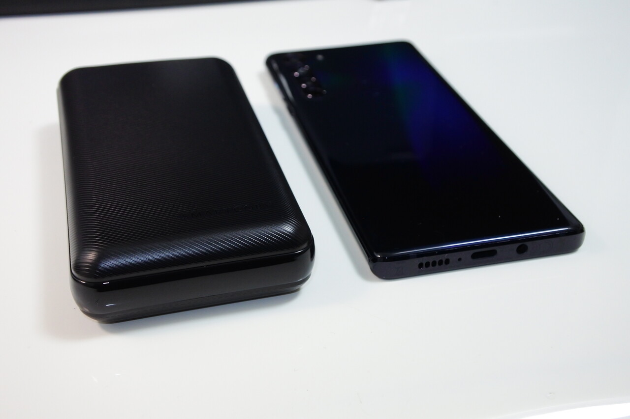 ✳️美品 ✳️設定済 ✳️スグに使えるノートPC ✳️軽量小型バッテリー ✳️匿名配送 大容量モバイルバッテリーをモバイルノートPCの電源に使ってみた