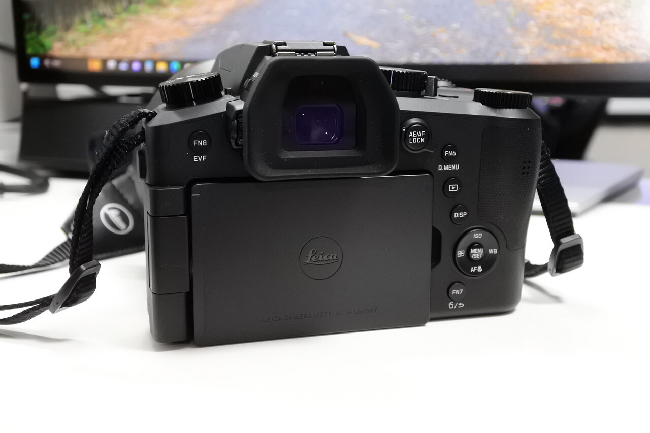 LEICA V- LUX1 35-420mm ミラーレス一眼カメラ 本体 LEICA V- LUX1 35-420mm ミラーレス一眼カメラ 本体 ライカ